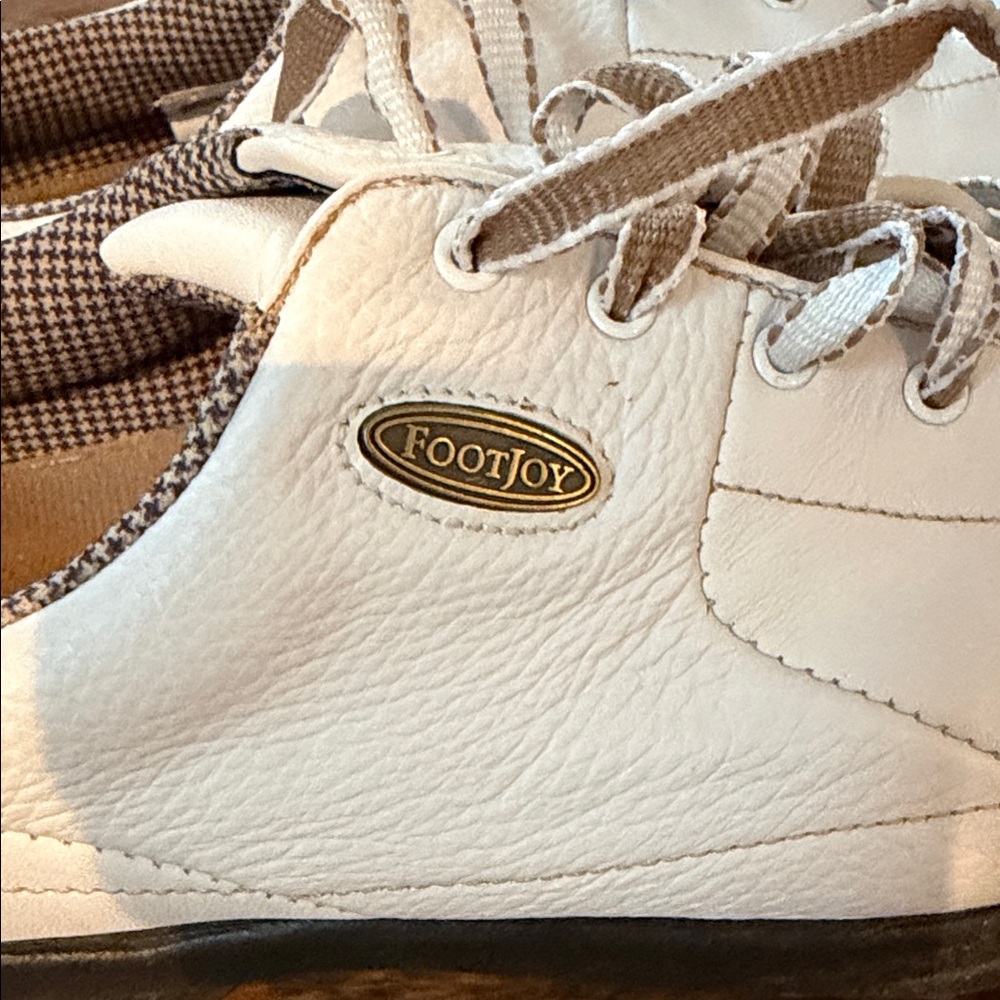 FootJoy White Leather Golf Shoes - Picture 2 of 7